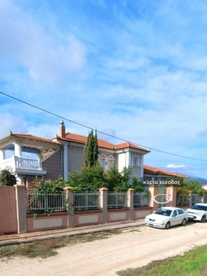 Луксозна вила в Каридия- Родопи