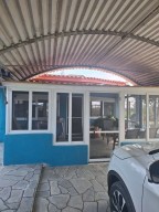 Самостоятелна къща в крайбрежната зона на Имеро