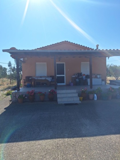 Самостоятелна къща в крайбрежната зона на Имеро