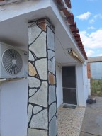 Самостоятелна къща в крайбрежната зона на Имеро