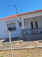 Самостоятелна къща в крайбрежната зона на Имеро
