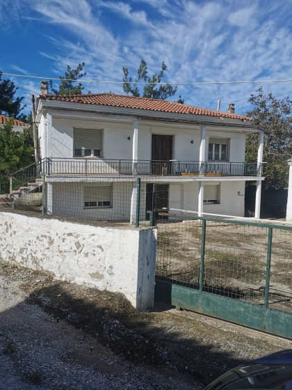 Двуетажна къща в Стрими Н. Родопи.