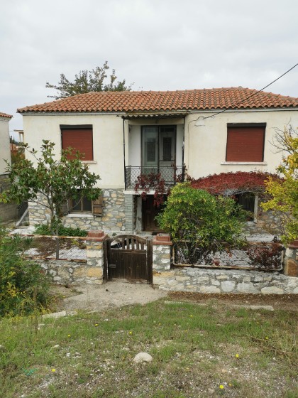 Двуетажна къща в Порто Лагос.