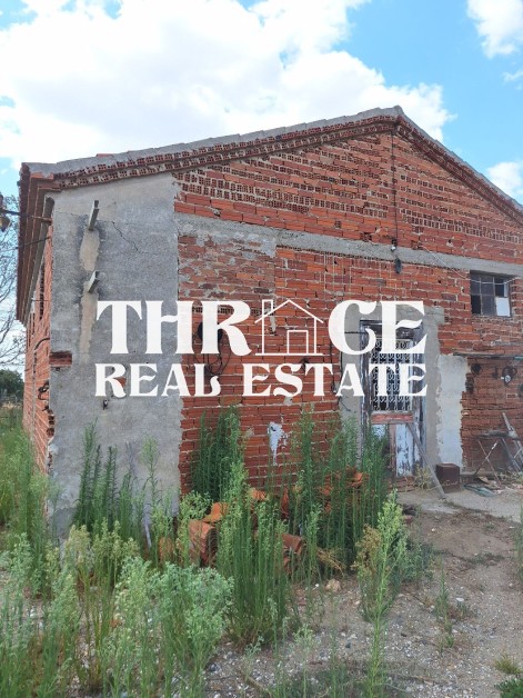 Самостоятелна къща в крайбрежната зона на Имеро