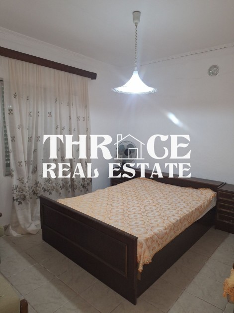 Самостоятелна къща в крайбрежната зона на Имеро