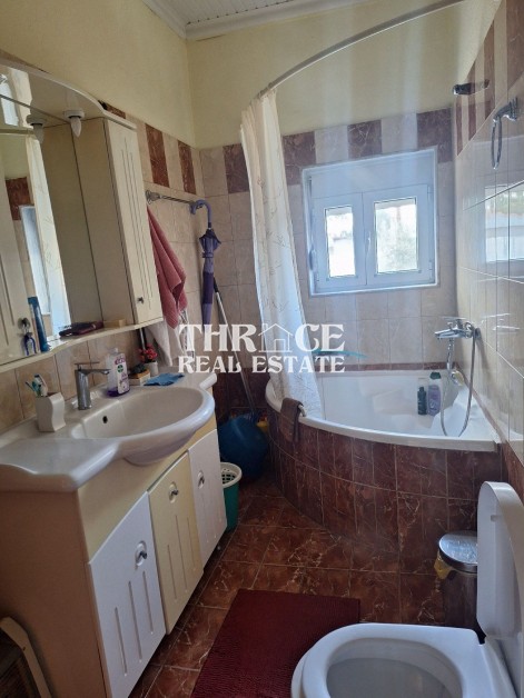 Самостоятелна къща в крайморския район на Глифада Родопи