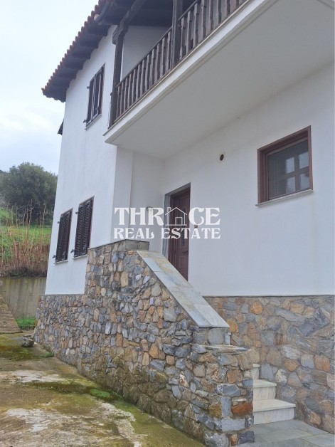 Вила в Маронея