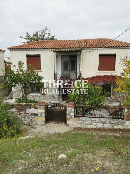 Двуетажна къща в Порто Лагос.